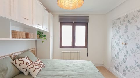 Foto 3 de Piso de alquiler en Colloto - Avenida Europa, Viella - Granda - Meres, Siero