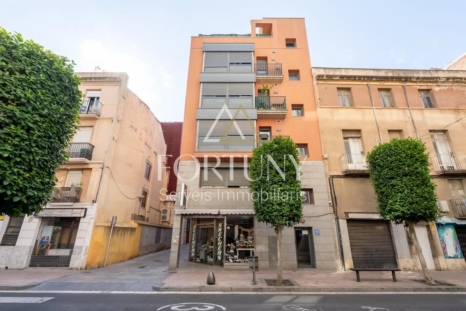 Vista exterior de Àtic en venda en Reus amb Aire condicionat, Terrassa i Balcó
