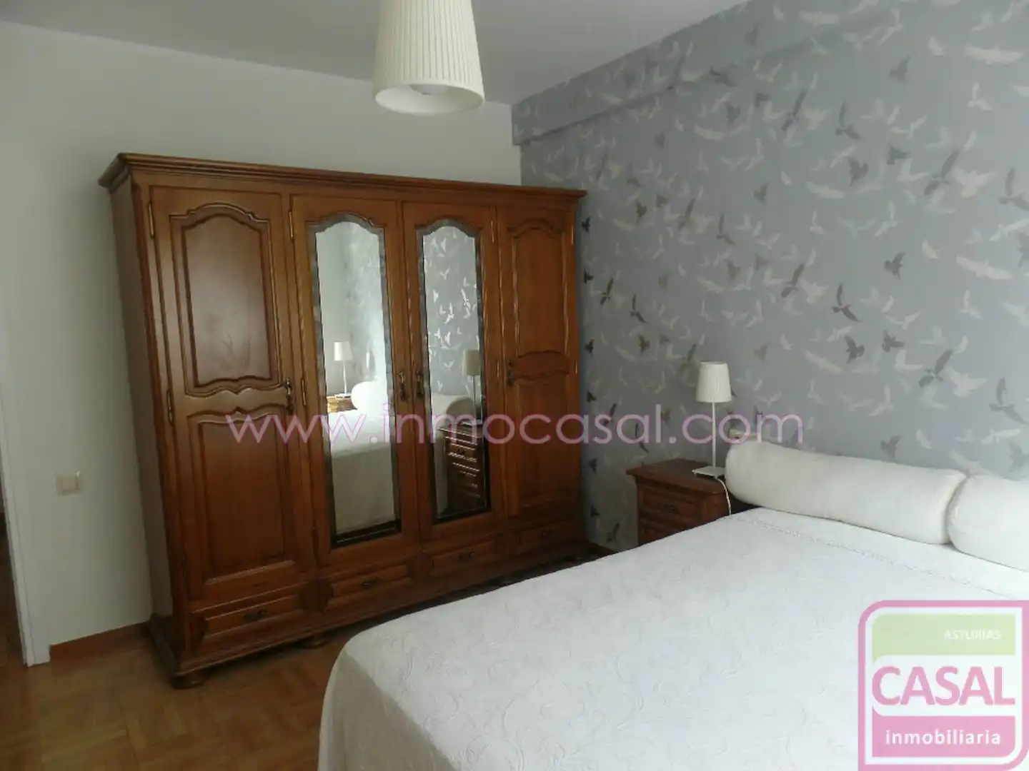 Habitación de Piso de alquiler en Oviedo  con Calefacción, Terraza y Amueblado