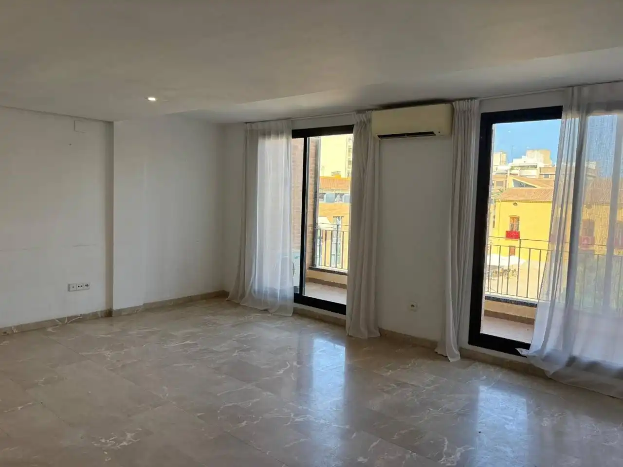Triplex avec terrasse à vendre à Plaza Mayor