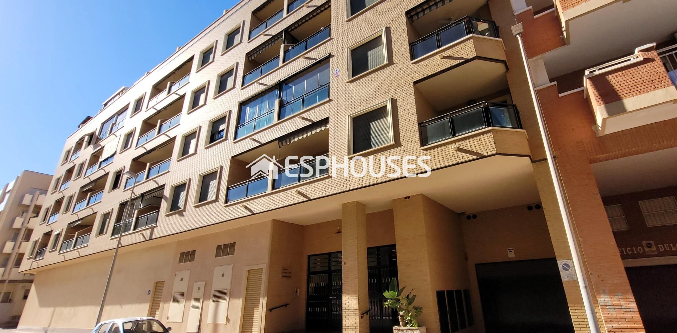 Vista exterior de Apartament en venda en Guardamar del Segura amb Aire condicionat i Moblat