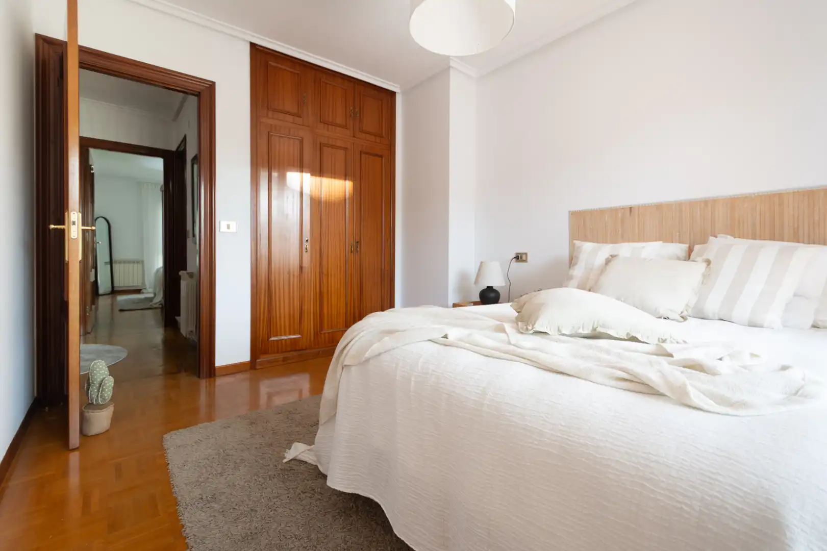 Dormitori de Casa o xalet en venda en Avilés amb Calefacció, Jardí privat i Parquet
