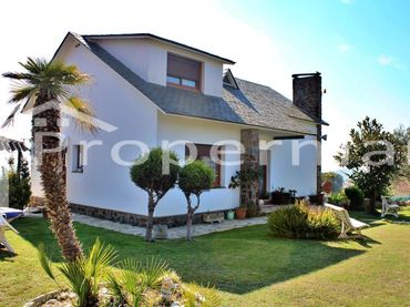 House with pool for sale in Bigues i Riells del Fai