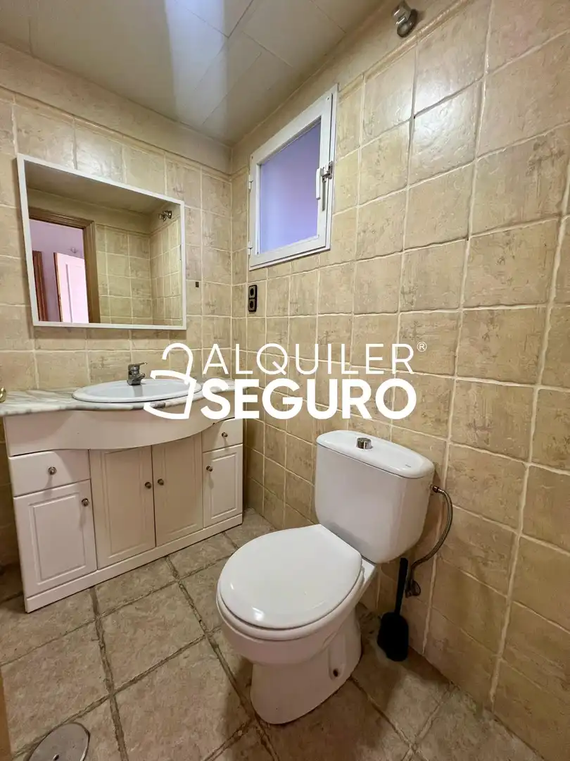 Bathroom of Houses for rent in Daganzo de Arriba  with Air Conditioner, Heating and Terrace