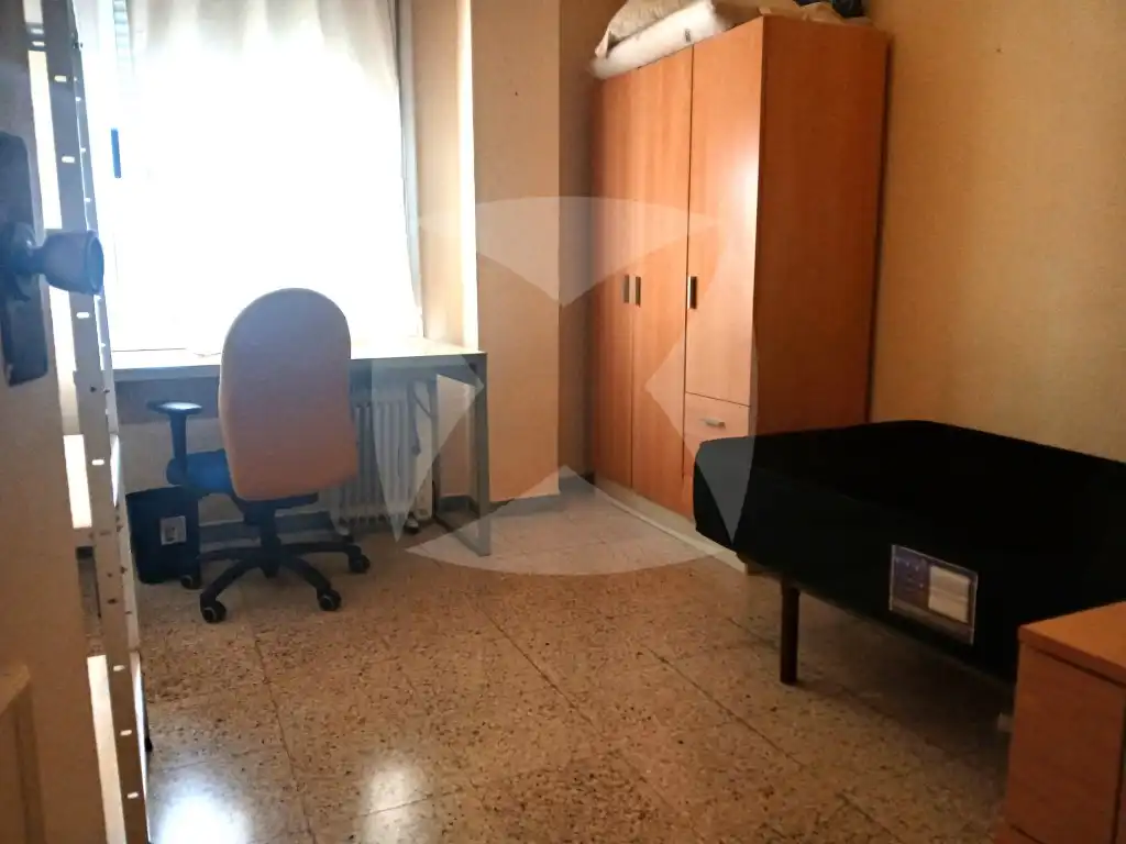 Habitación de Piso de alquiler en Cáceres con Terraza y Amueblado