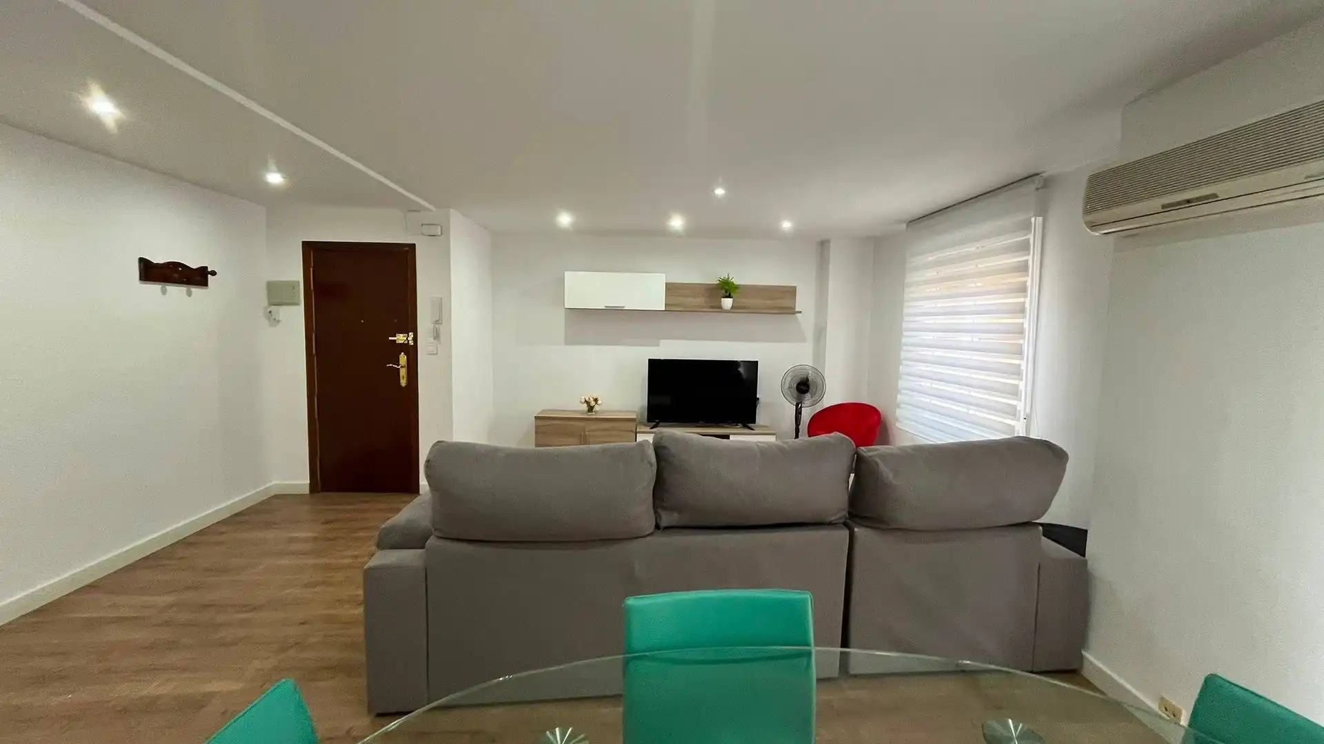 Room in Carrer Mare de Deu dels desamparats, Centro