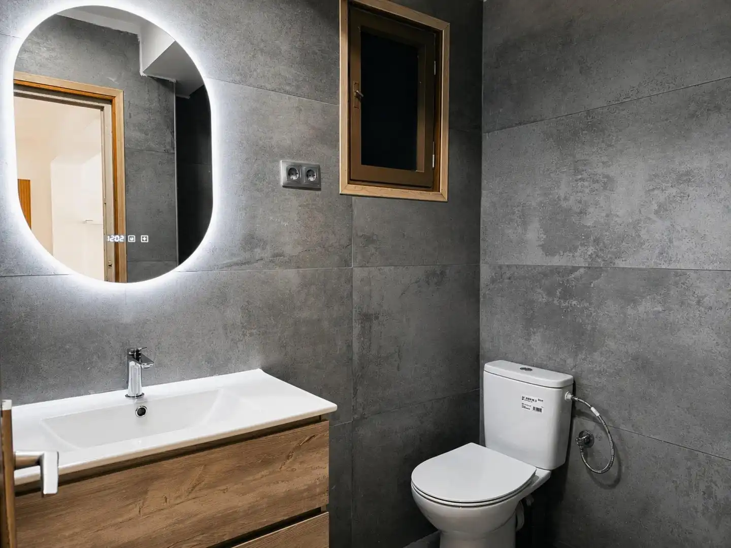 Badezimmer von Wohnung zum Verkauf in Tarragona mit Balkon