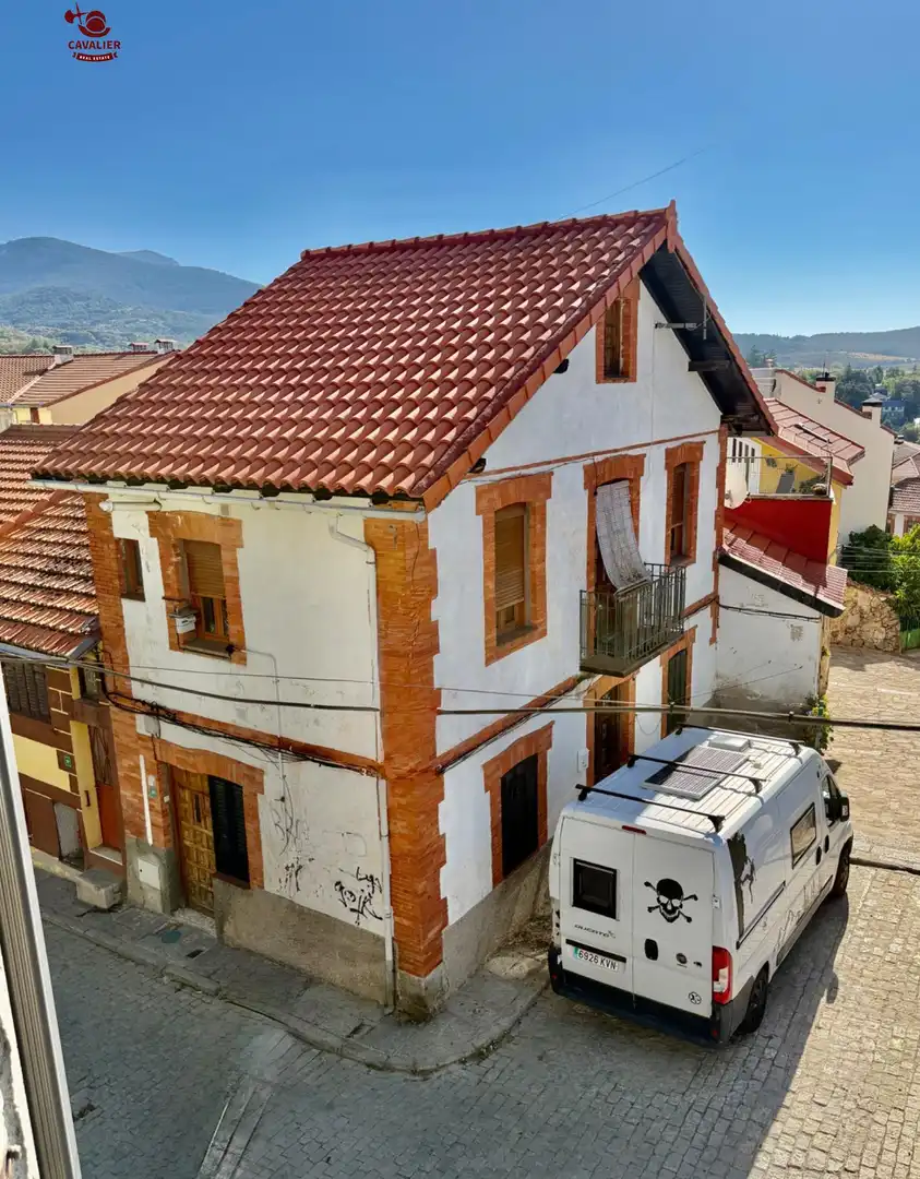 Vista exterior de Casa o xalet en venda en Cercedilla amb Calefacció, Traster i Moblat