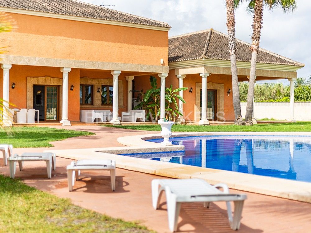 Garden of House or chalet for sale in Dénia  with Air Conditioner, Heating and Private garden