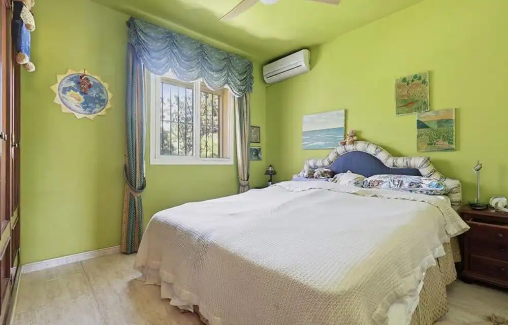 Dormitori de Casa adosada en venda en Benalmádena amb Aire condicionat, Jardí privat i Terrassa