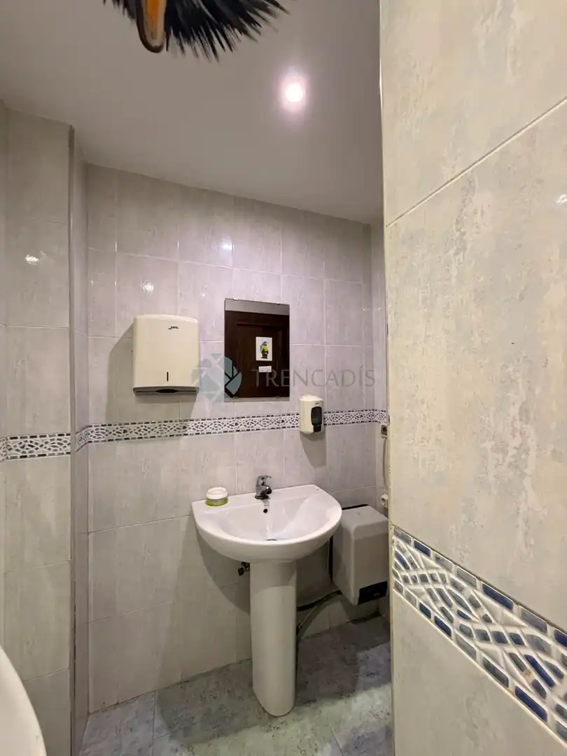 Baño de Local en venta en La Pobla de Farnals