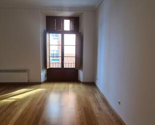 Bedroom of Flat to rent in Valladolid Capital  with Heating, Parquet flooring and Oven