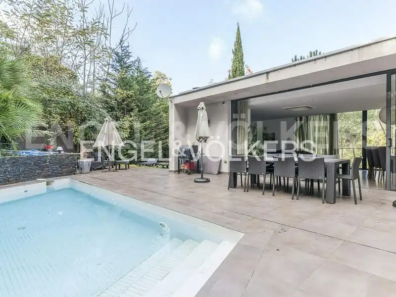 Casa con terraza en venta en Carrer Joaquim Blume