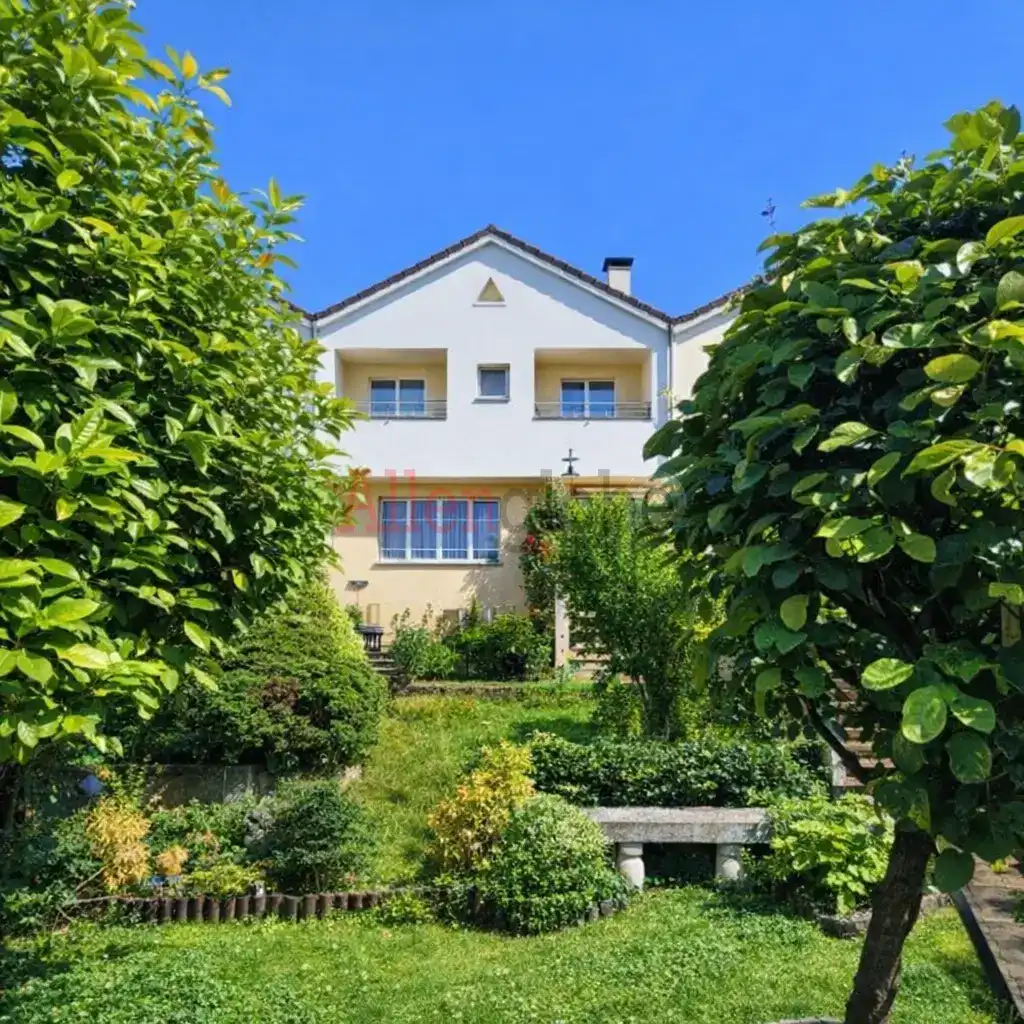 Vista exterior de Casa o chalet en venta en Llanera con Calefacción, Jardín privado y Terraza