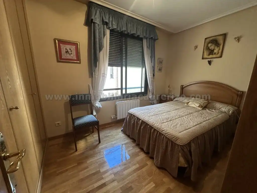 Habitación de Piso en venta en  Logroño con Calefacción, Parquet y Terraza