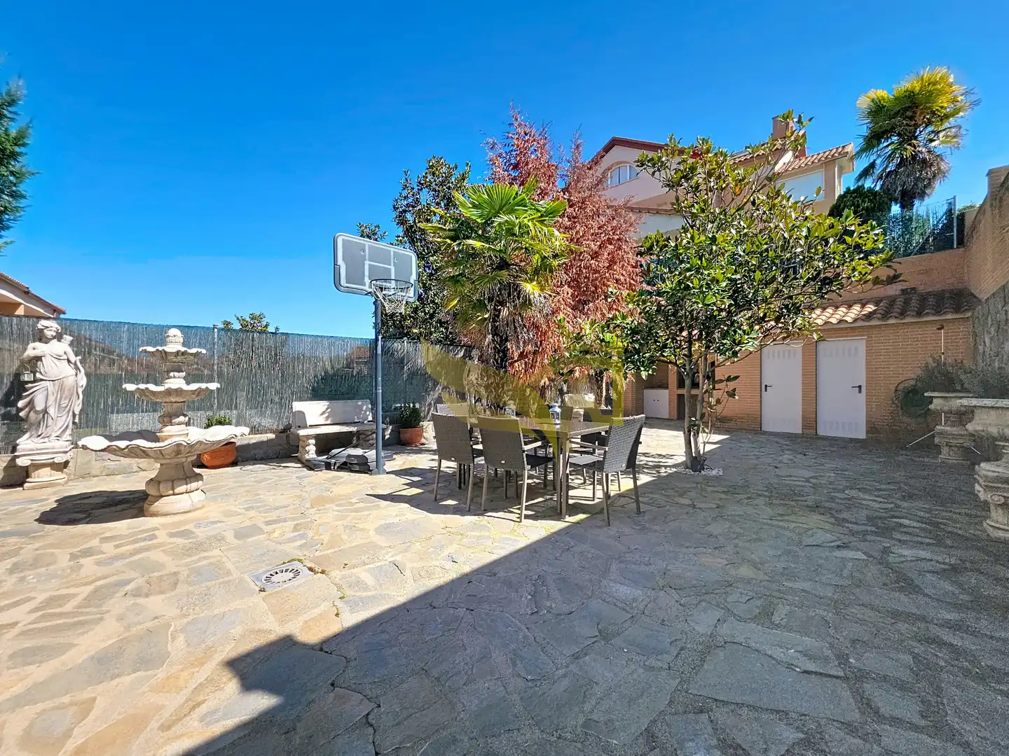 Terraza de Casa adosada en venta en Aranjuez con Aire acondicionado, Calefacción y Jardín privado