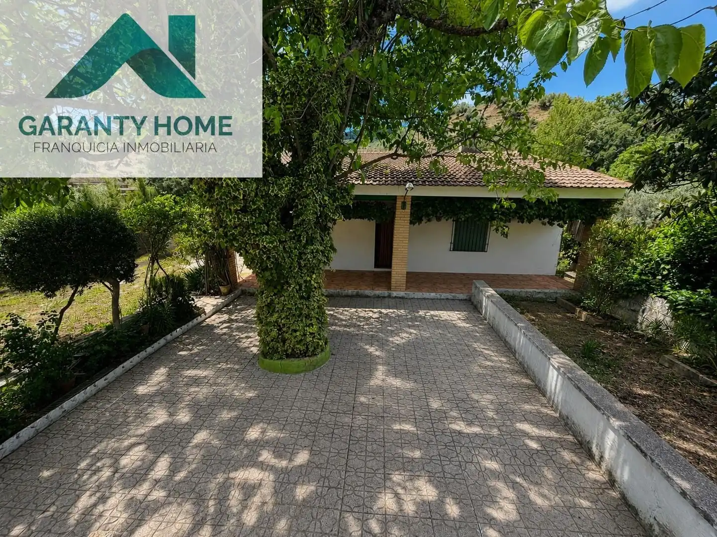 Vista exterior de Casa o chalet en venta en Martos con Jardín privado, Trastero y Piscina