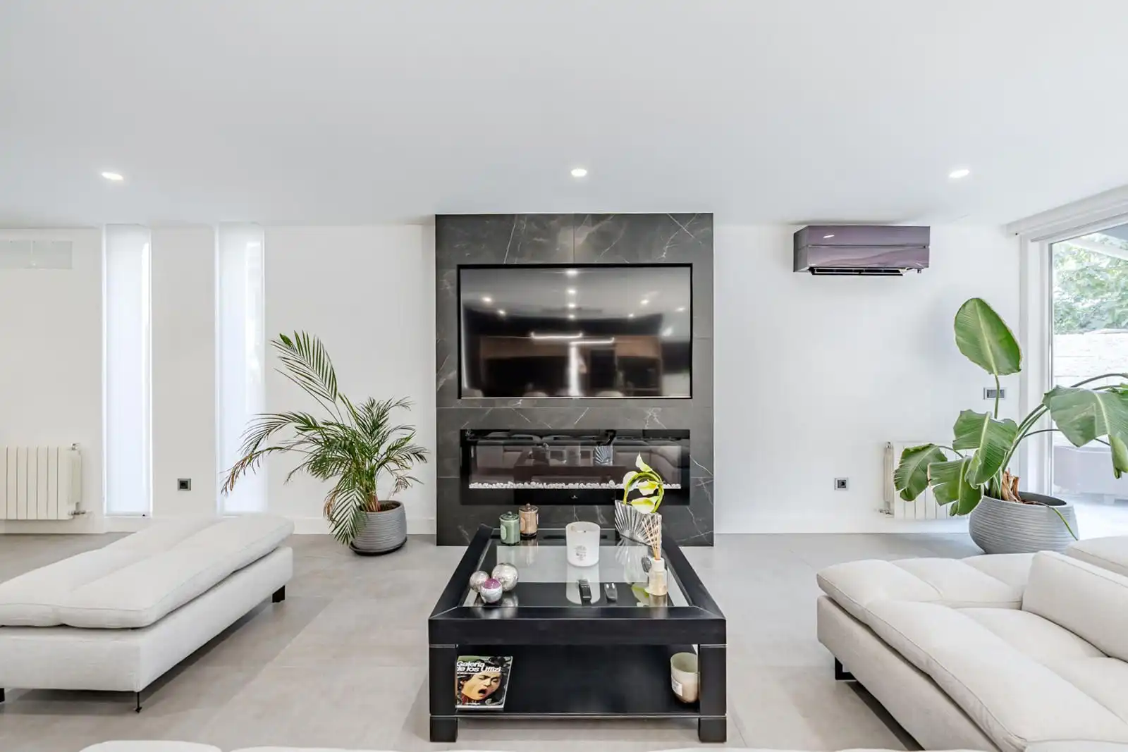 Sala de estar de Casa adosada en venta en Torrejón de la Calzada con Aire acondicionado, Calefacción y Terraza
