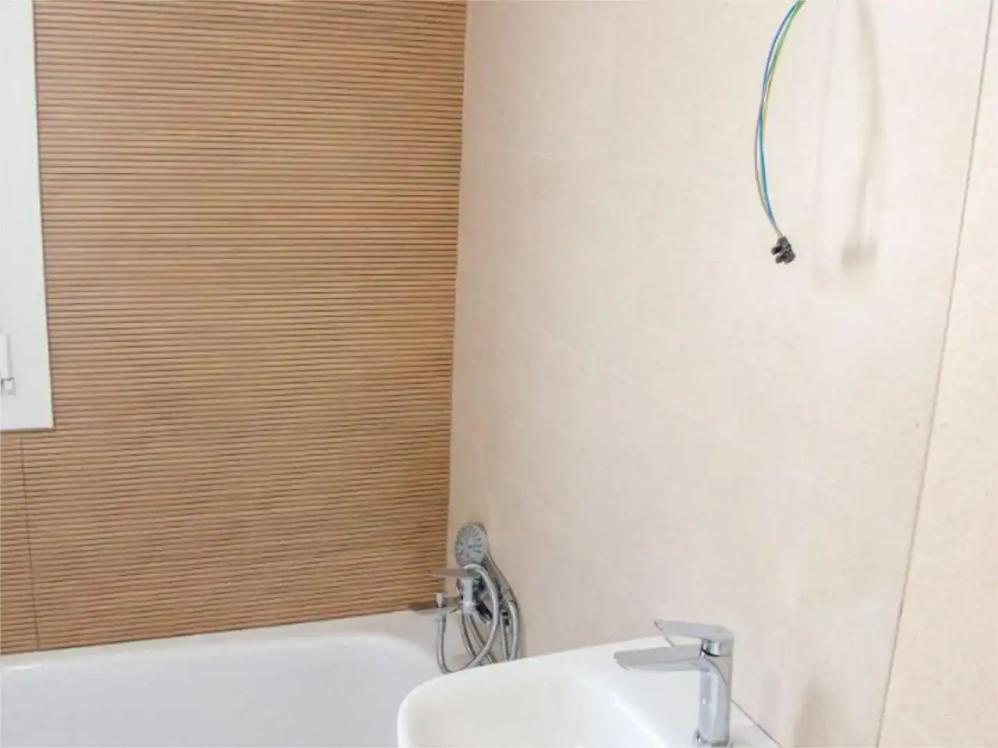 Baño de Piso en venta en Villa de Otura con Jardín privado