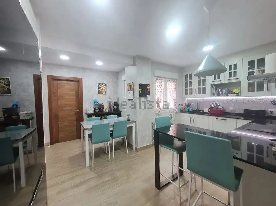 Küche von Wohnung zum Verkauf in Torrelavega  mit Heizung