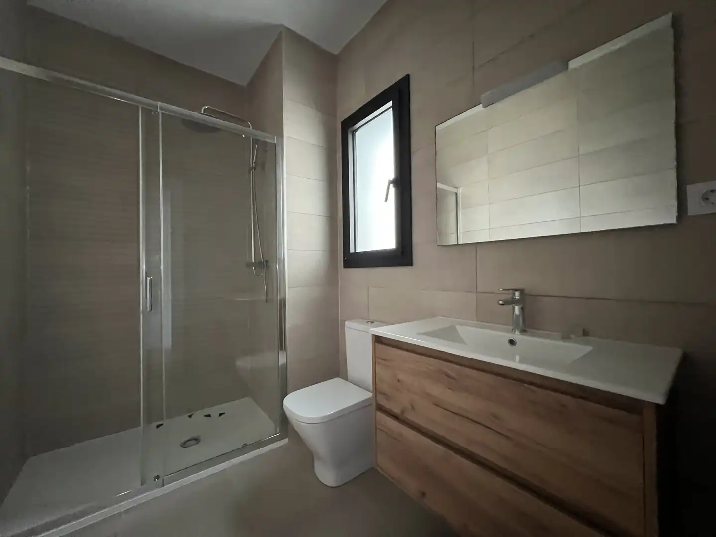 Badezimmer von Wohnung zur Miete in Tarragona mit Klimaanlage, Terrasse und Balkon