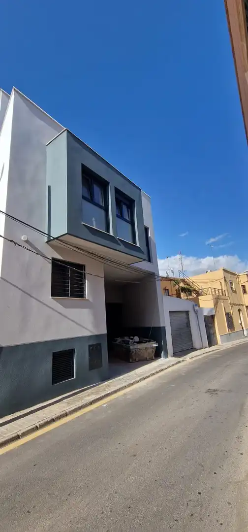 Vista exterior de Pis en venda en Almería