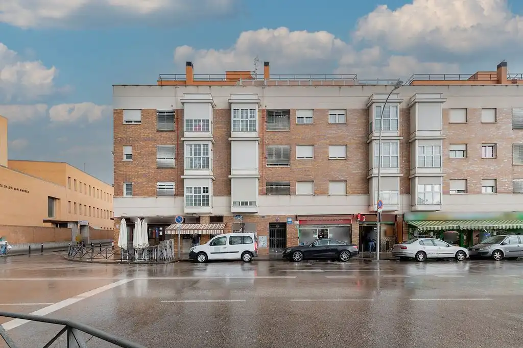 Exterior view of Flat for sale in Madrid  with Heating