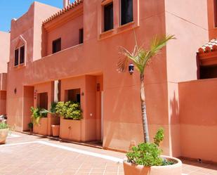 Vista exterior de Casa o xalet en venda en Motril amb Aire condicionat, Calefacció i Terrassa