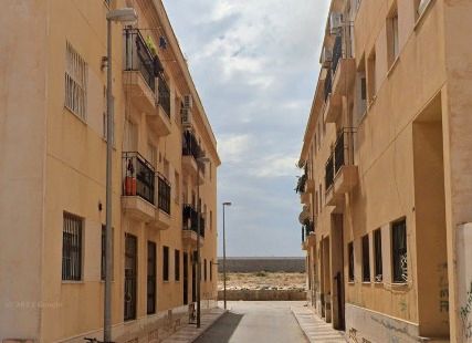 Vista exterior de Pis en venda en Roquetas de Mar