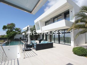 Casa con piscina en venta en Golf Bahía
