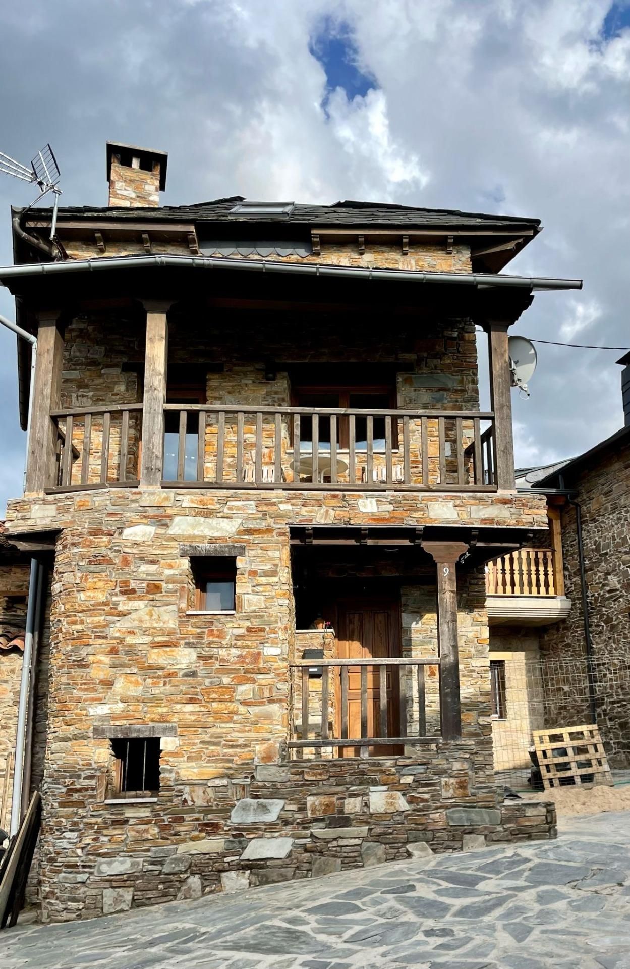 Exterior view of House or chalet for sale in Ponferrada  with Heating