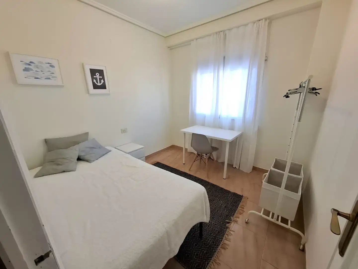Schlafzimmer von Wohnung zum Verkauf in Valencia mit Möbliert und Balkon