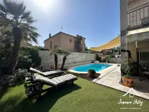 Vista exterior de Casa o xalet en venda en Masquefa amb Aire condicionat, Calefacció i Jardí privat