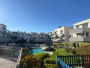 Außenansicht von Wohnung zum Verkauf in Las Rozas de Madrid mit Klimaanlage, Terrasse und Abstellraum