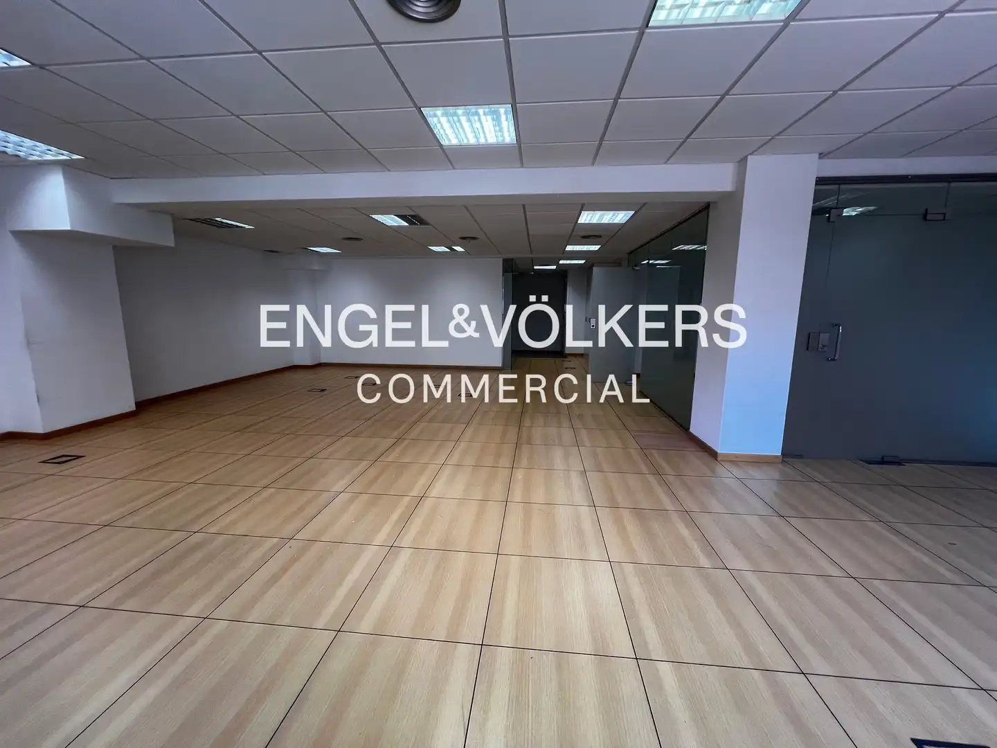 Büro zur Miete in Barcelona mit Klimaanlage und Terrasse