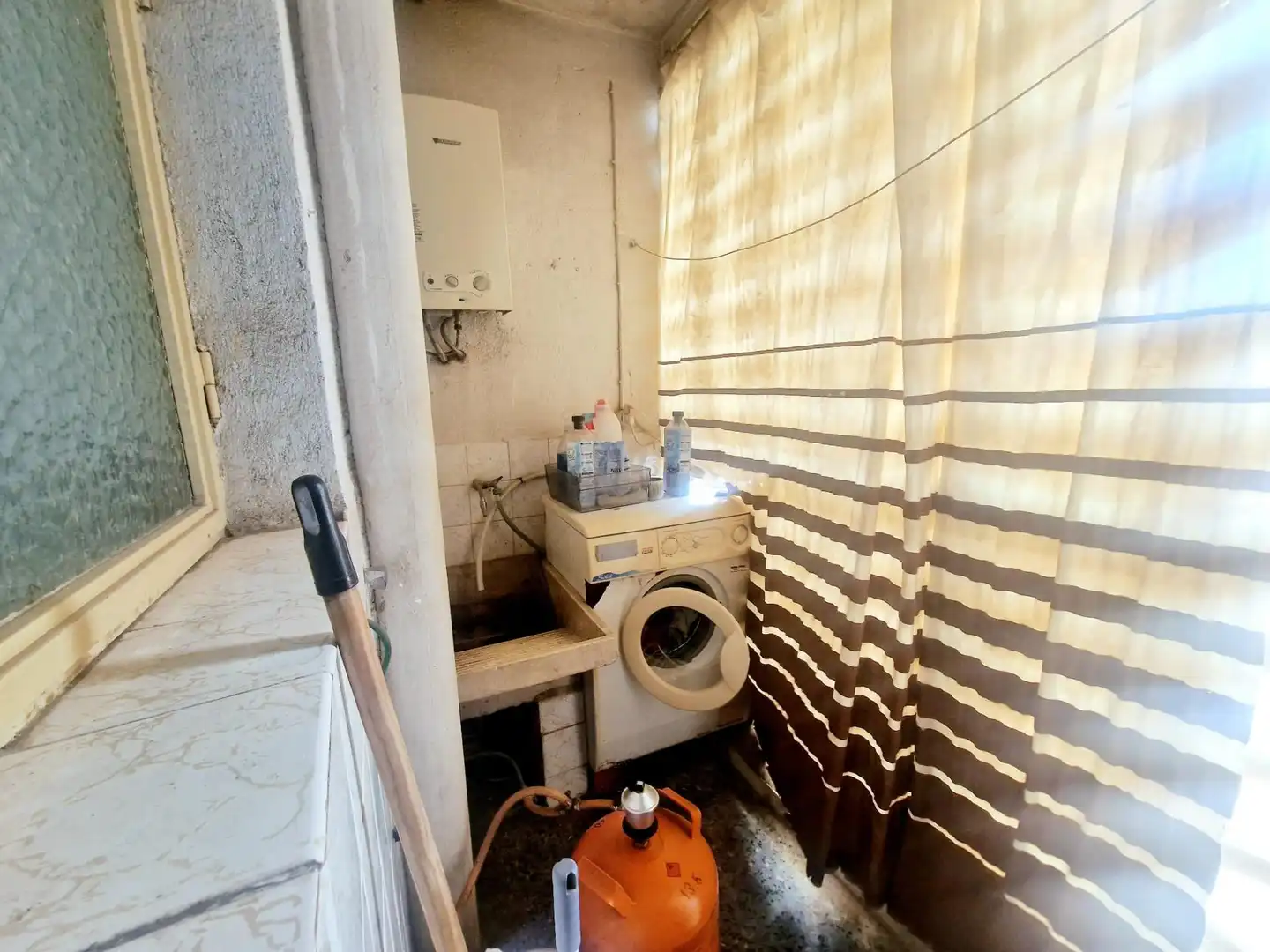 Baño de Piso en venta en Águilas con Balcón