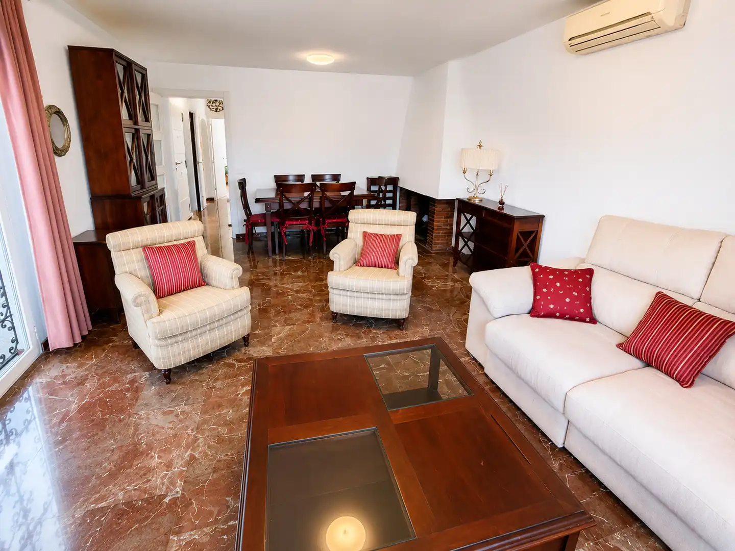 Sala de estar de Casa o chalet de alquiler en Benalmádena con Jardín privado y Amueblado