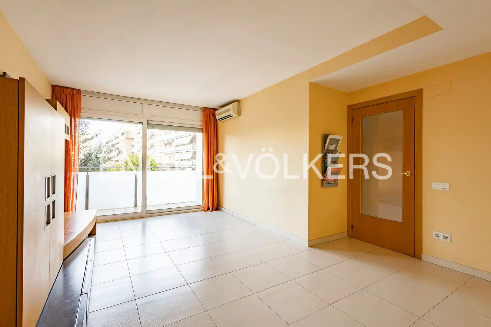 Exterior view of Flat for sale in Sant Joan Despí  with Air Conditioner, Heating and Terrace