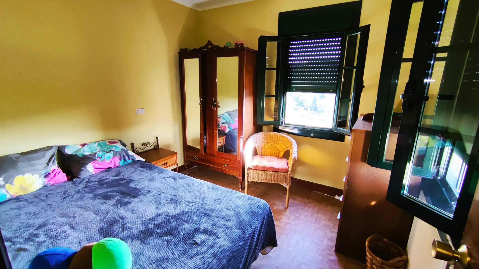 Habitación de Casa adosada en venta en Gondomar con Calefacción, Jardín privado y Parquet
