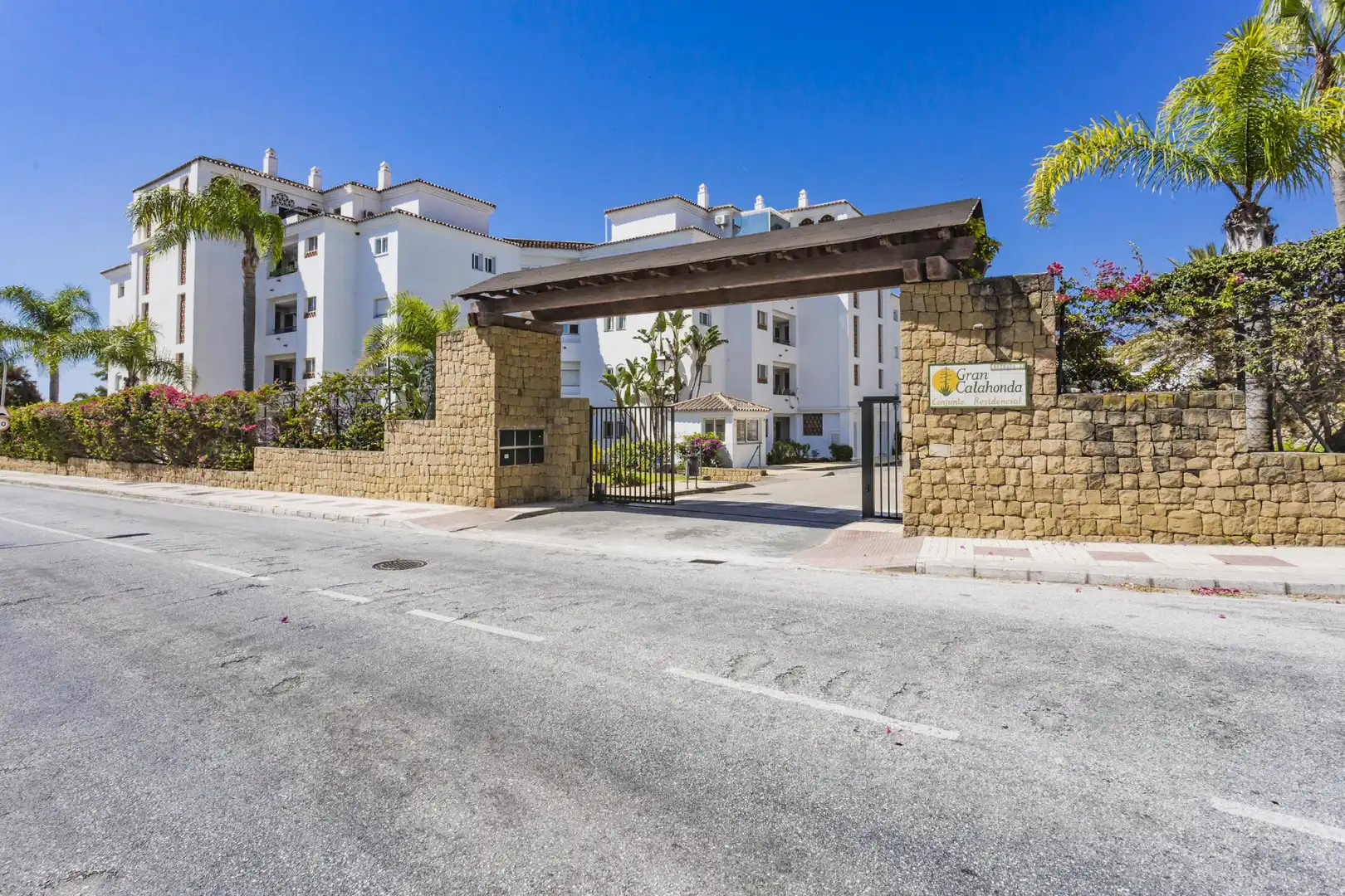 Apartamento con terraza en venta en Calahonda, imagen 17