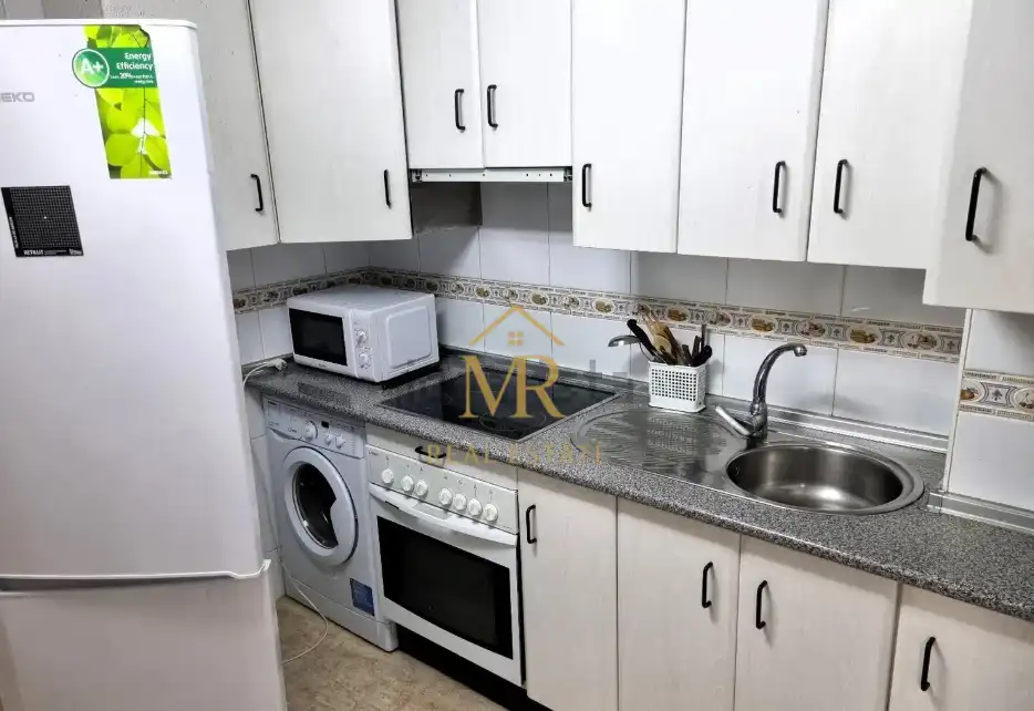 Cocina de Piso de alquiler en Salamanca con Calefacción, Parquet y Amueblado