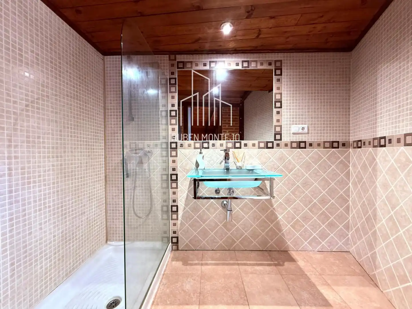 Bany de Casa o xalet de lloguer en San Esteban de la Sierra amb Aire condicionat, Calefacció i Terrassa
