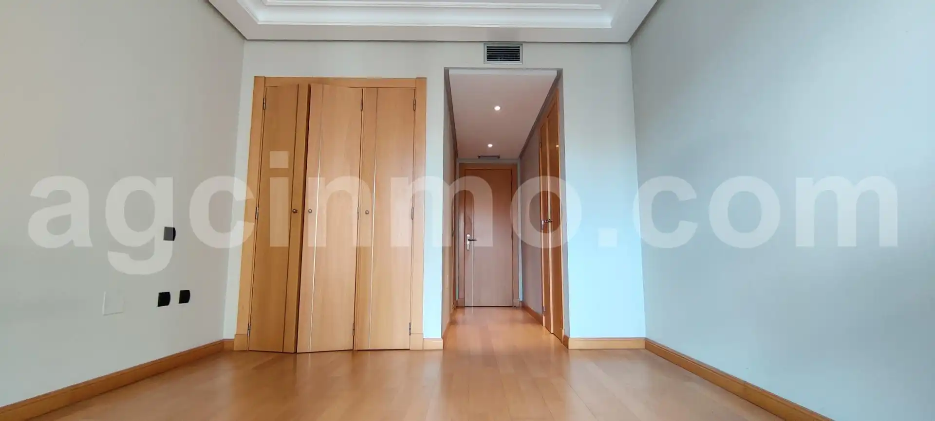 Bedroom of Flat for sale in Valladolid  with Air Conditioner, Heating and Terrace