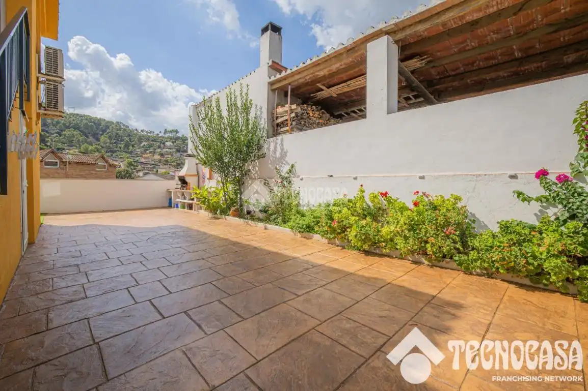 Casa aparellada en venda a Sant Vicenç Dels Horts, imagen 27