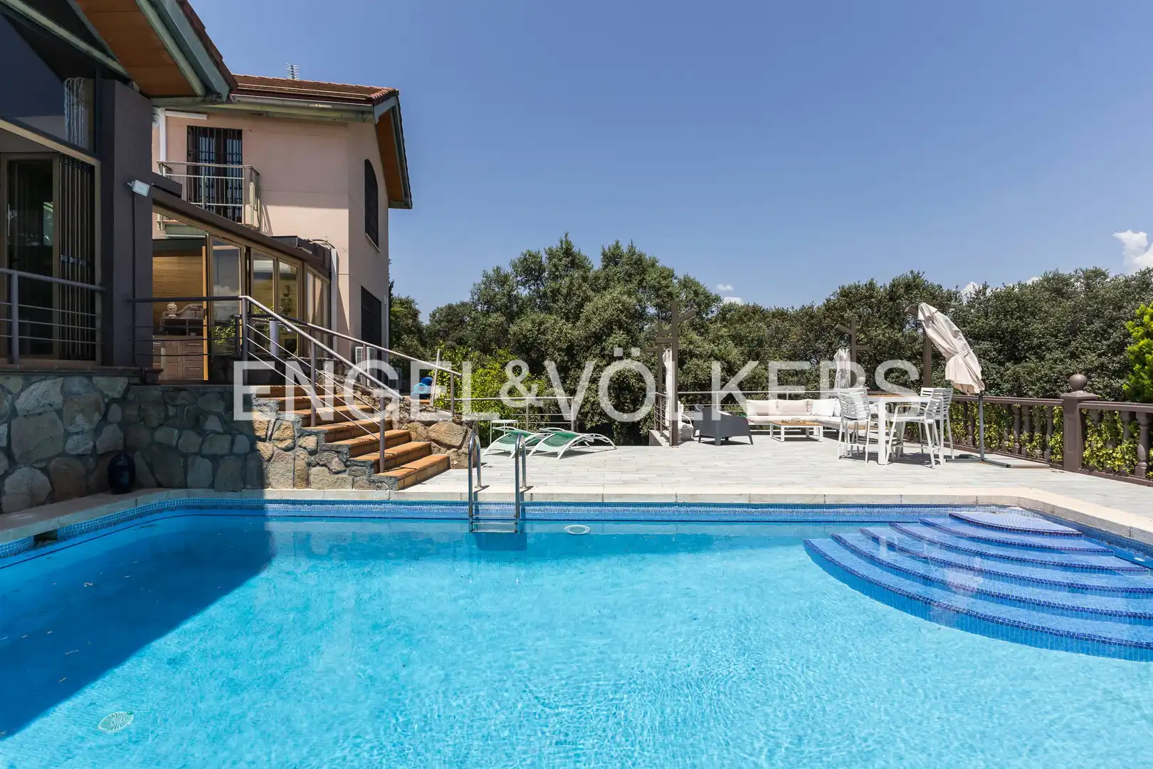 Swimming pool of Houses for sale in Valdemorillo  with Air Conditioner, Heating and Private garden