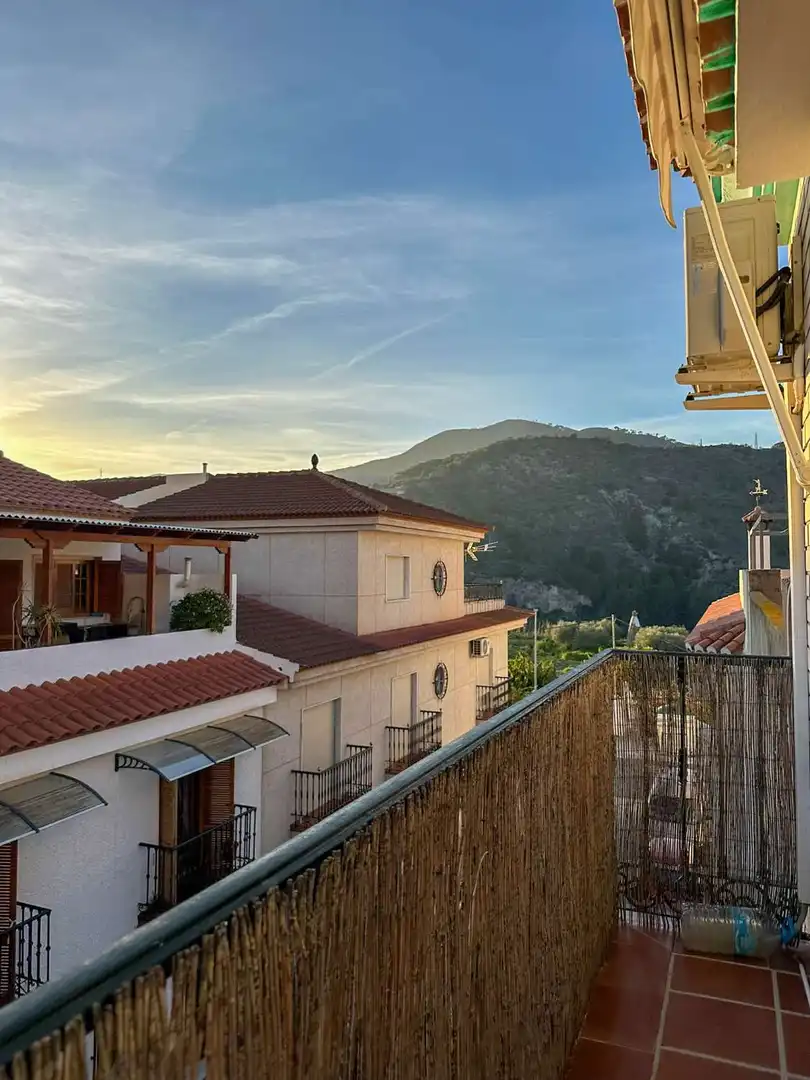 Vista exterior de Piso de alquiler en Vélez de Benaudalla con Aire acondicionado, Terraza y Amueblado