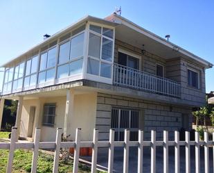 Vista exterior de Casa o xalet en venda en Chantada amb Balcó