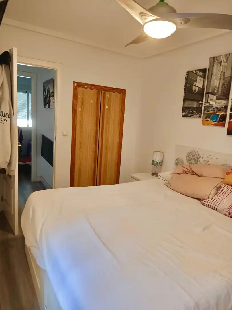 Dormitori de Casa adosada en venda en Santa Pola amb Jardí privat i Piscina comunitària