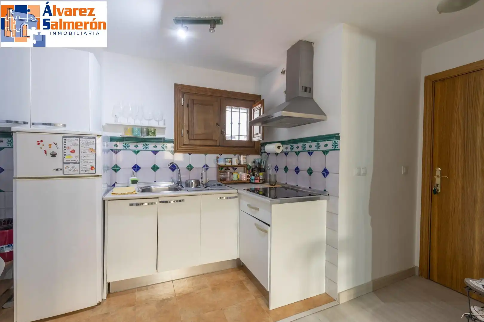 Kitchen of Flat for sale in Granada  with Air Conditioner