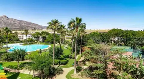 Apartament amb piscina en venda a Avenida Dama de Noche 9